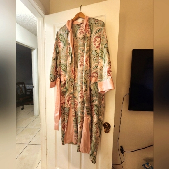 Vintage Gold Label VS Robe Size MEDIUM - Picture 1 of 3
